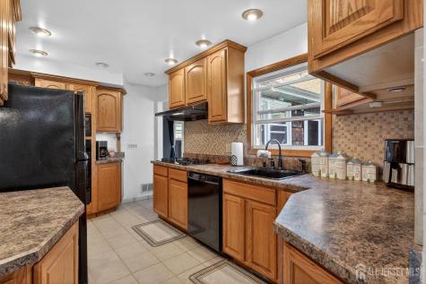 77 W Arthur Place Iselin NJ 08830