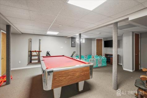 65 Hunter Lane Woodbridge Proper NJ 07095
