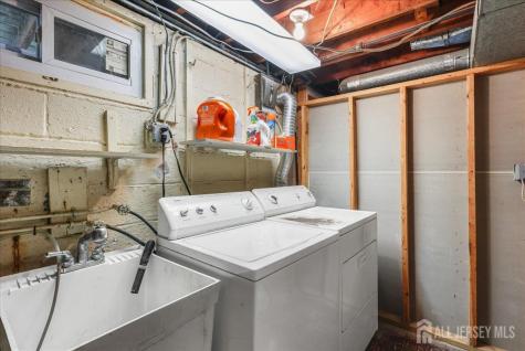 65 Hunter Lane Woodbridge Proper NJ 07095