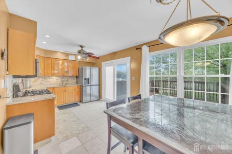 39 Delikat Lane Sayreville NJ 08872