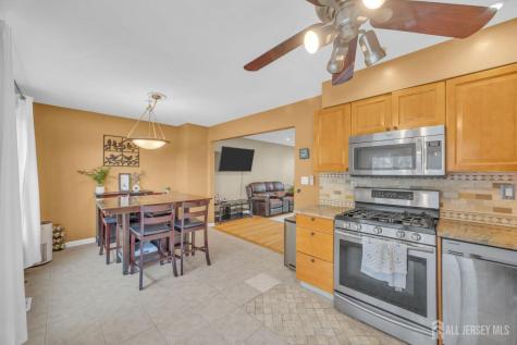 39 Delikat Lane Sayreville NJ 08872