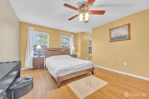 39 Delikat Lane Sayreville NJ 08872