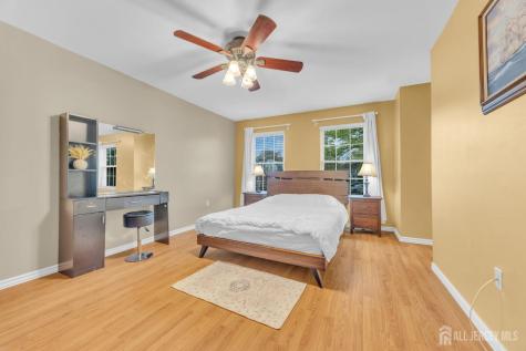 39 Delikat Lane Sayreville NJ 08872