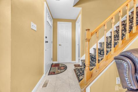 39 Delikat Lane Sayreville NJ 08872