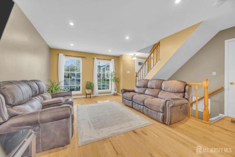 39 Delikat Lane Sayreville NJ 08872