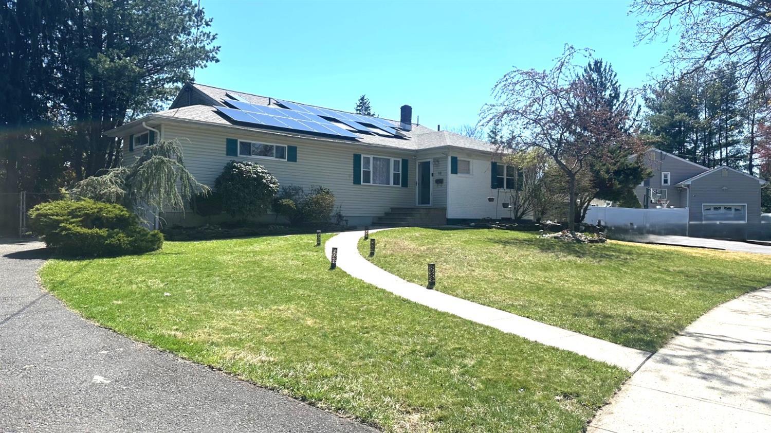 16 Canterbury Road East Brunswick NJ 08816