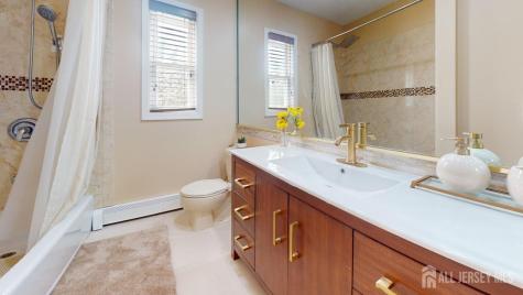 16 Canterbury Road East Brunswick NJ 08816