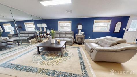 16 Canterbury Road East Brunswick NJ 08816