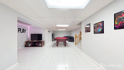 16 Canterbury Road East Brunswick NJ 08816