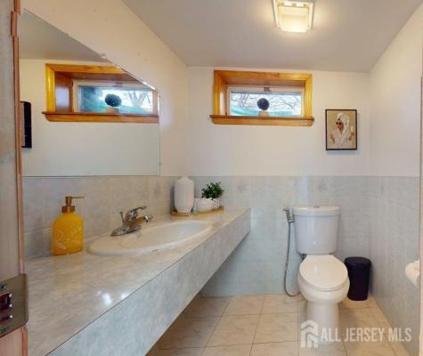 16 Canterbury Road East Brunswick NJ 08816