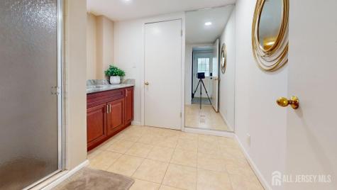 16 Canterbury Road East Brunswick NJ 08816