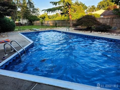 16 Canterbury Road East Brunswick NJ 08816