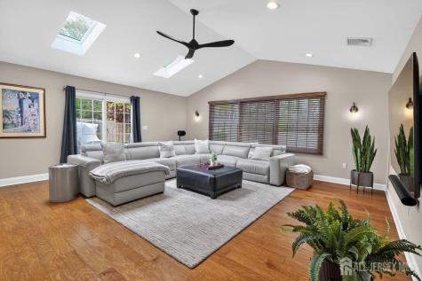 16 Evergreen Terrace Monroe NJ 08831