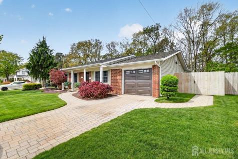 16 Evergreen Terrace Monroe NJ 08831