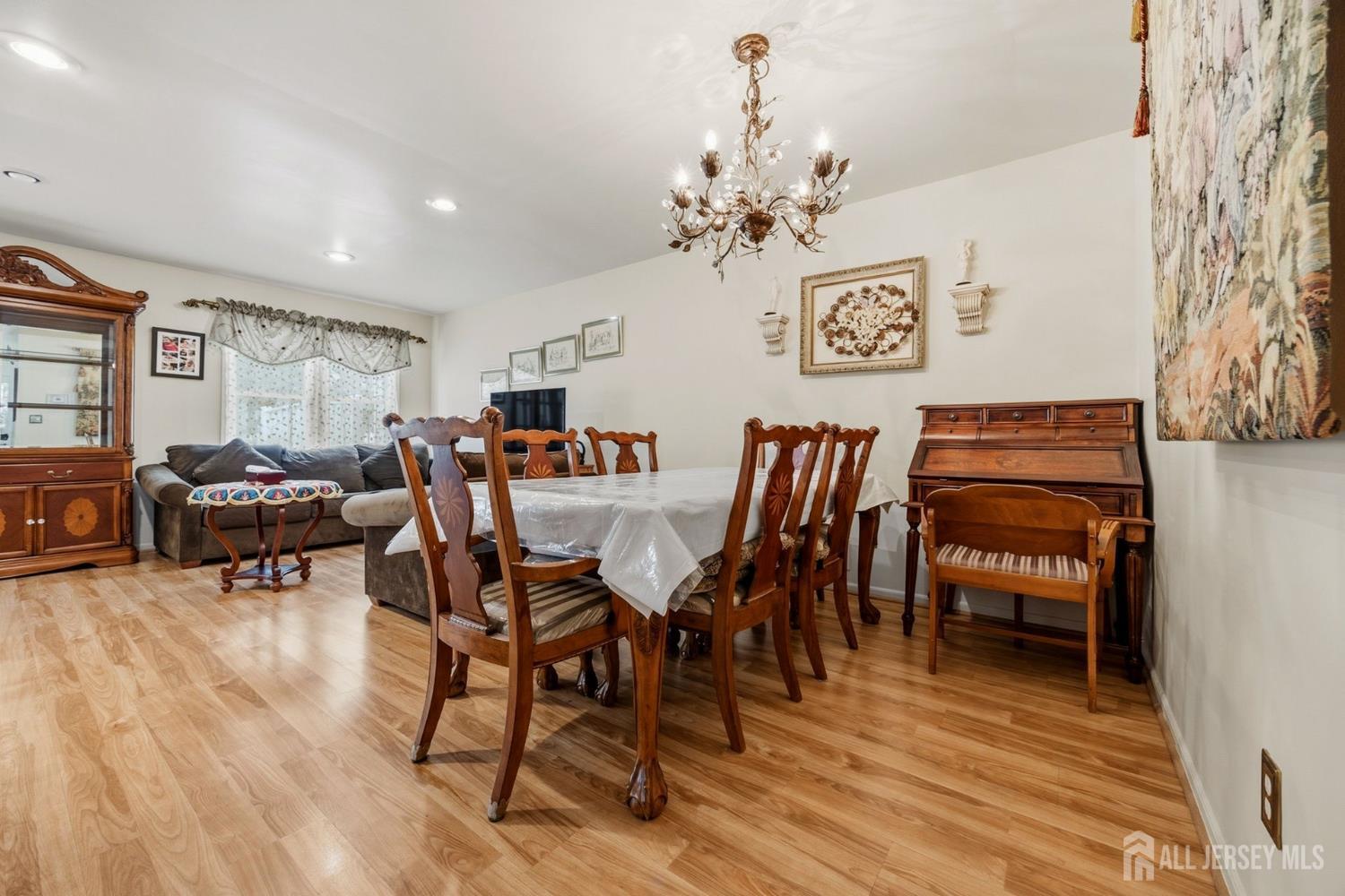 8 Tall Oaks Court Parlin NJ 08859
