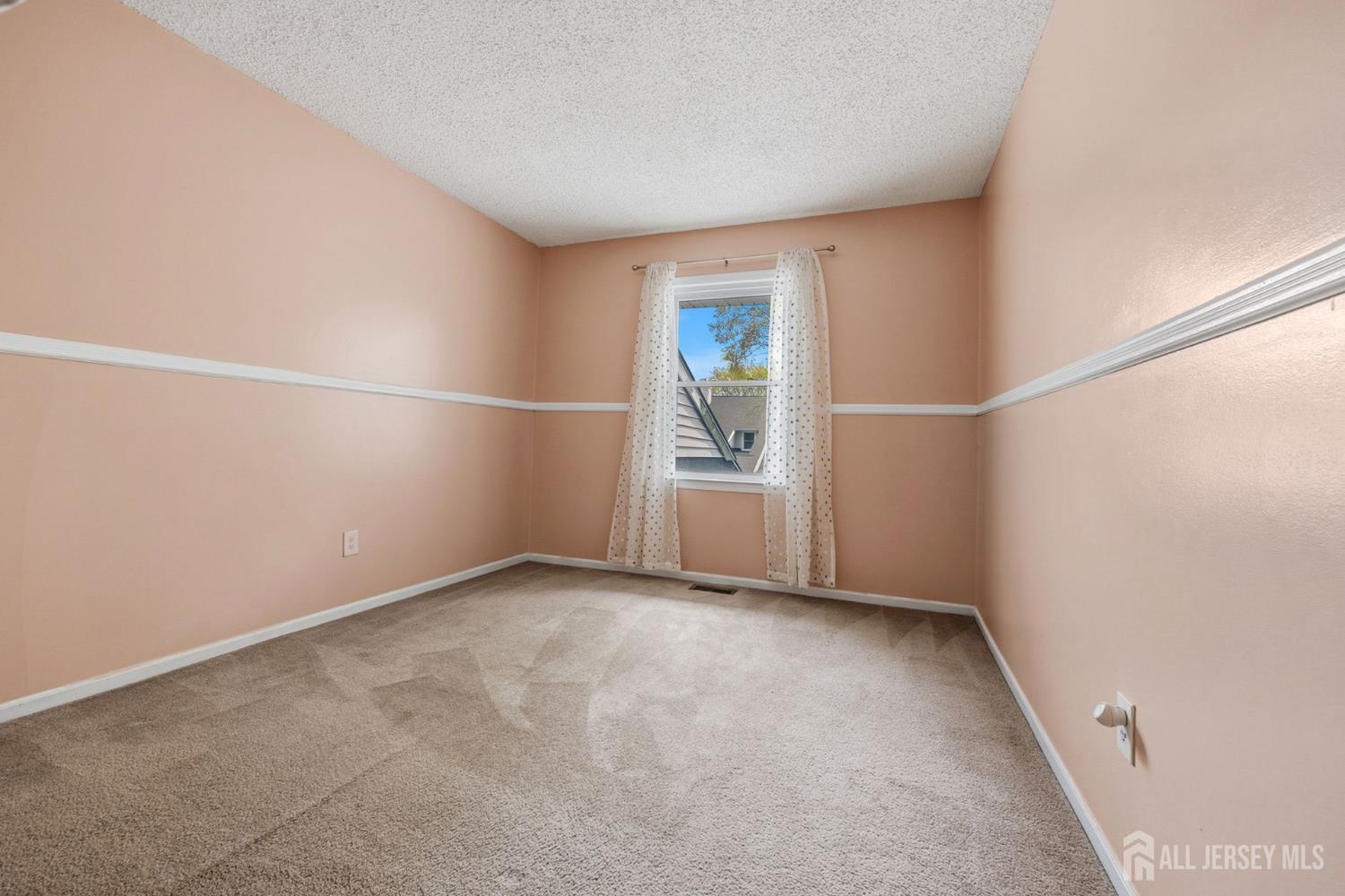 8 Tall Oaks Court Parlin NJ 08859