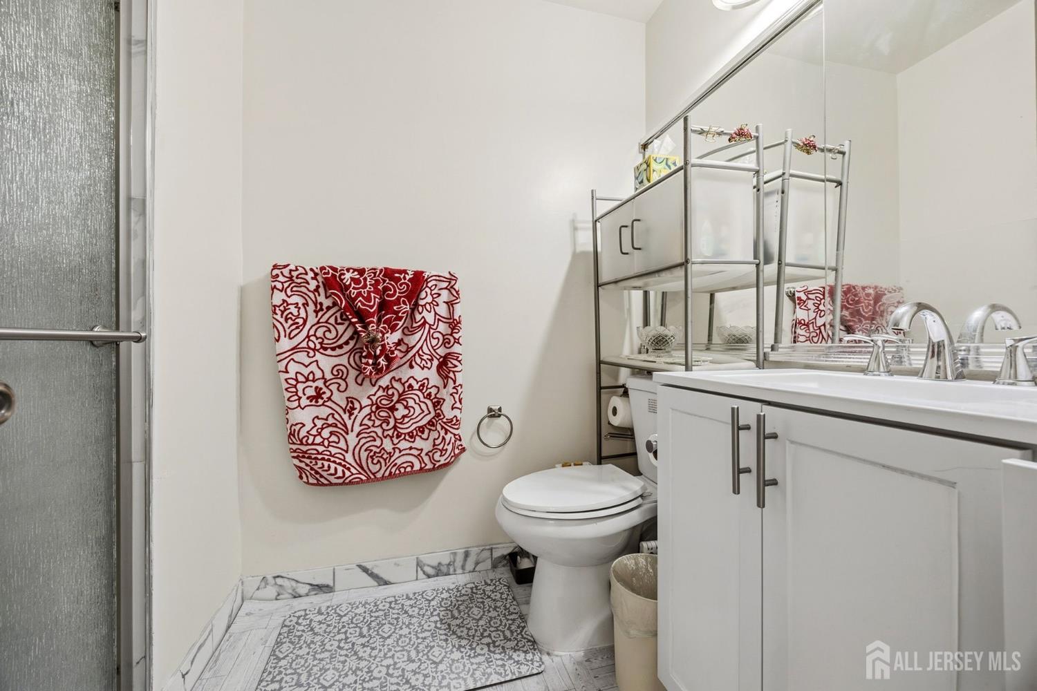 8 Tall Oaks Court Parlin NJ 08859
