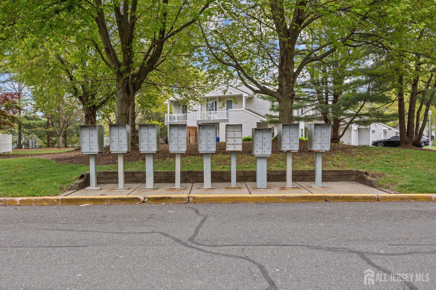 8 Tall Oaks Court Parlin NJ 08859
