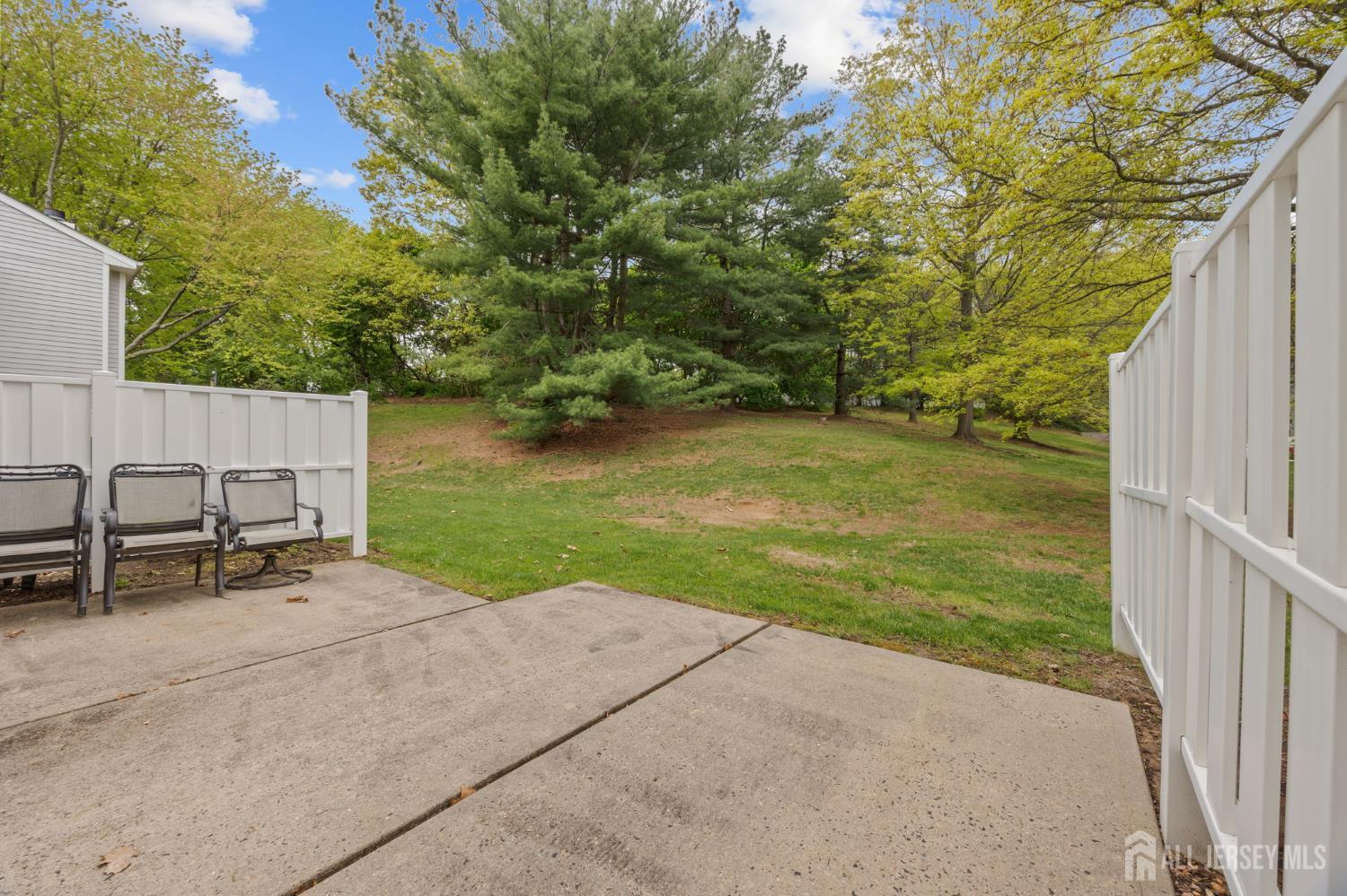 8 Tall Oaks Court Parlin NJ 08859