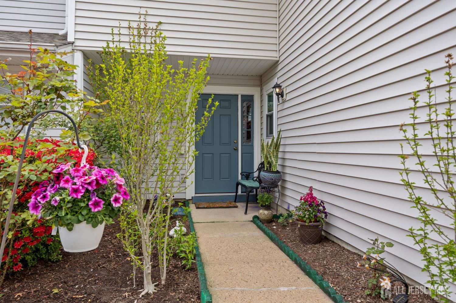 8 Tall Oaks Court Parlin NJ 08859