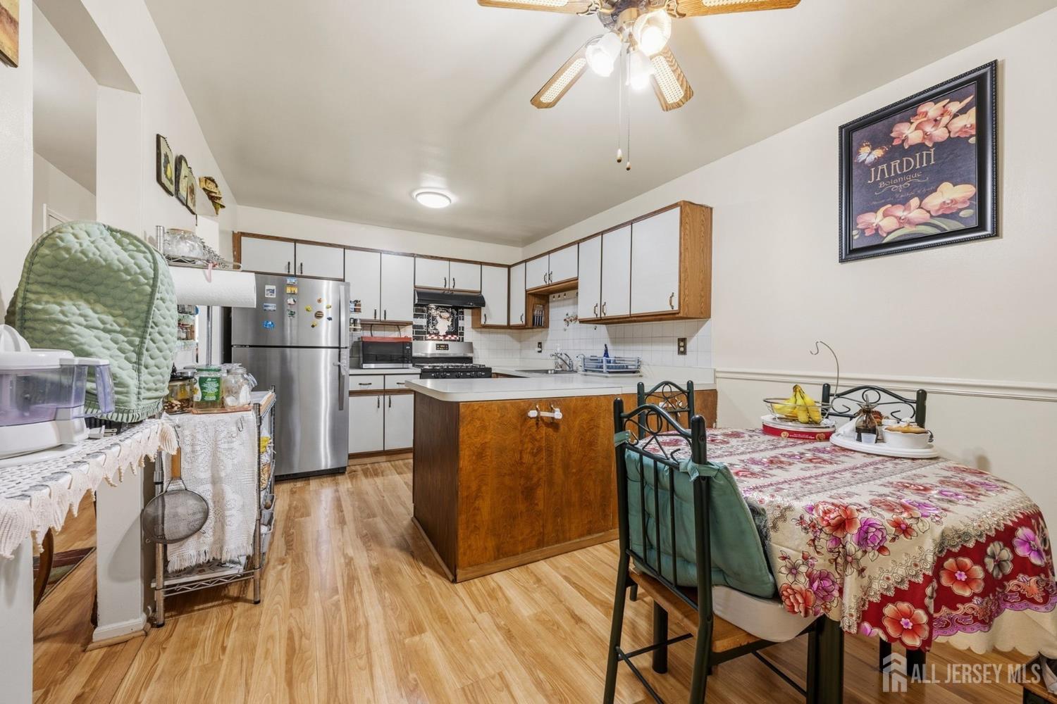 8 Tall Oaks Court Parlin NJ 08859