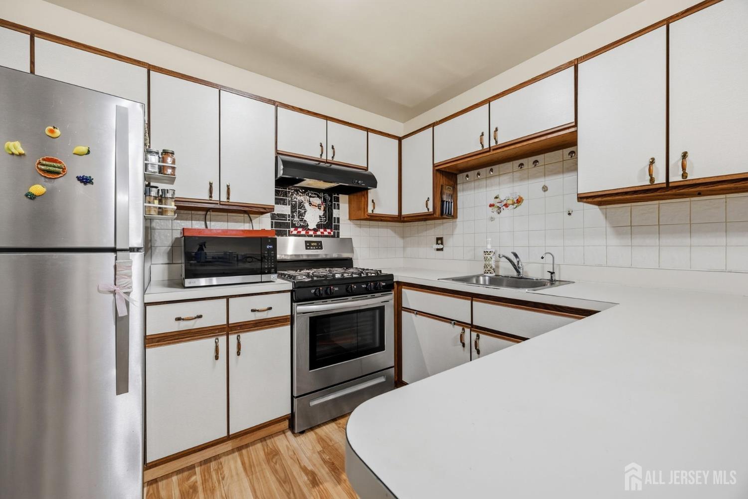 8 Tall Oaks Court Parlin NJ 08859