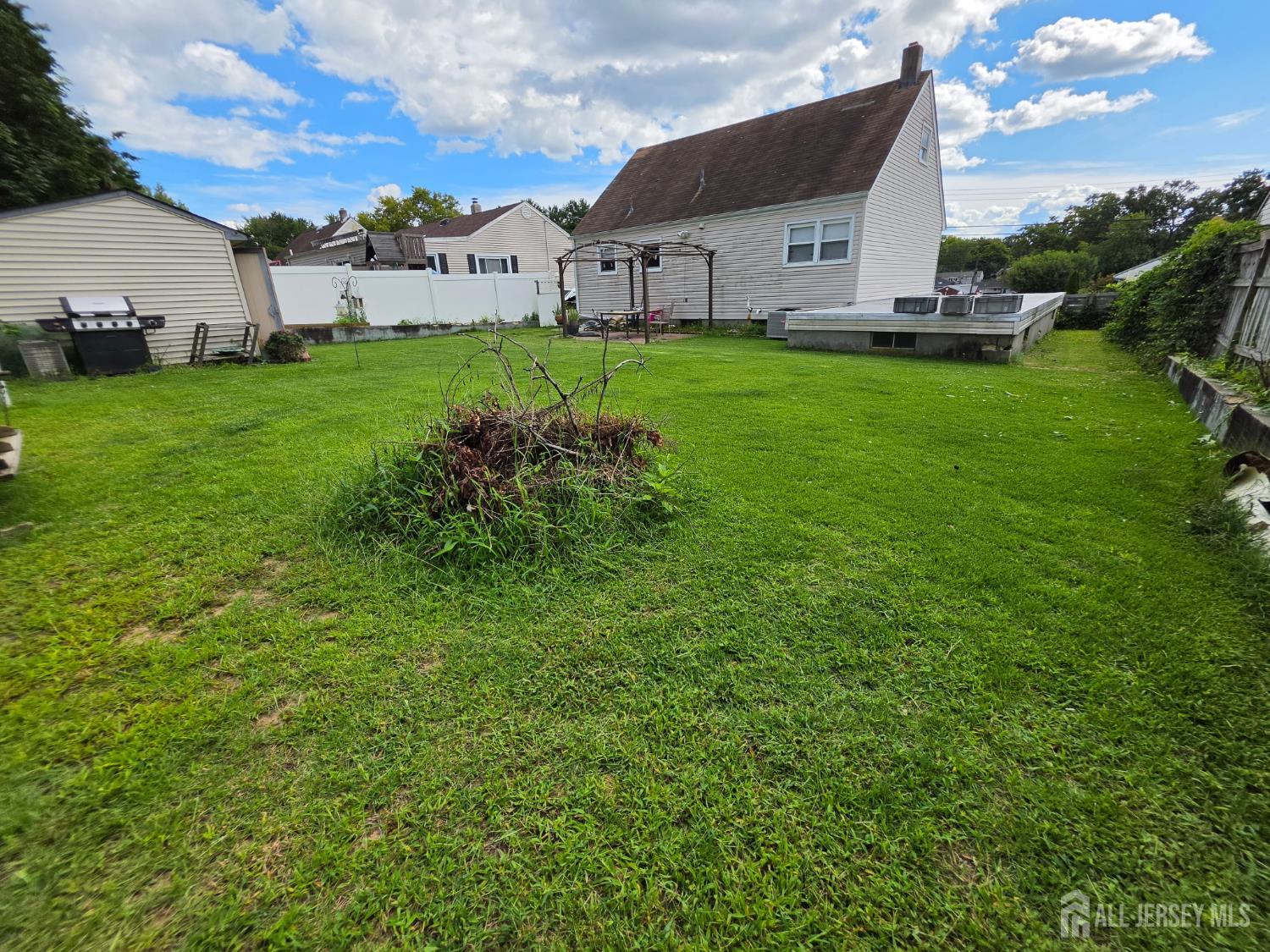 24 Louis Street Sayreville NJ 08859