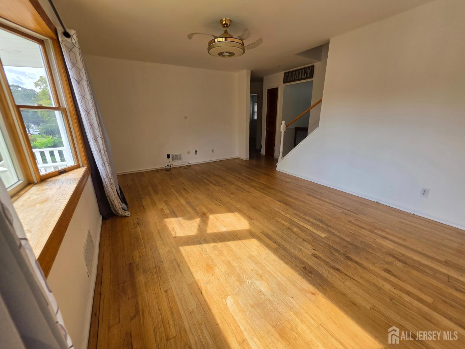 24 Louis Street Sayreville NJ 08859