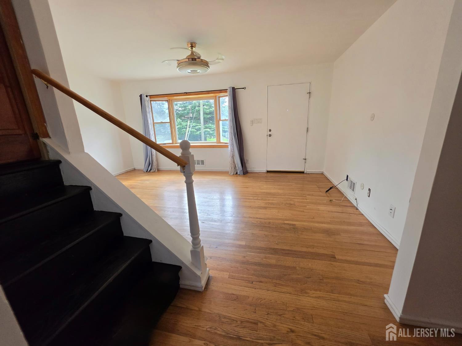 24 Louis Street Sayreville NJ 08859