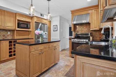 20 Apache Court East Brunswick NJ 08816