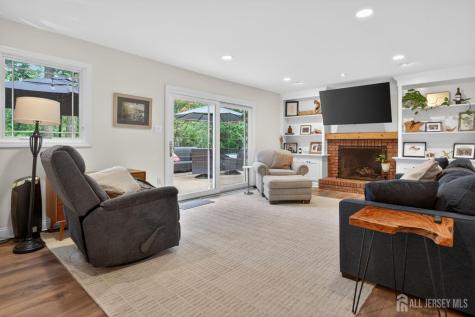 20 Apache Court East Brunswick NJ 08816