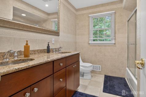 20 Apache Court East Brunswick NJ 08816