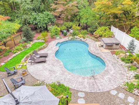 20 Apache Court East Brunswick NJ 08816