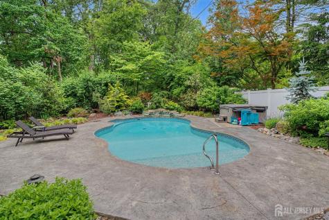 20 Apache Court East Brunswick NJ 08816