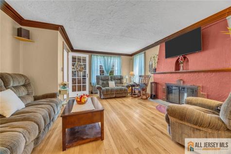 38 Simpson Avenue Edison NJ 08817