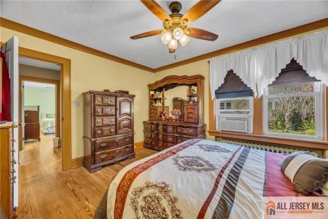 38 Simpson Avenue Edison NJ 08817