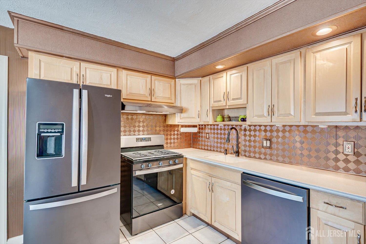 55 Kierst Street Sayreville NJ 08859