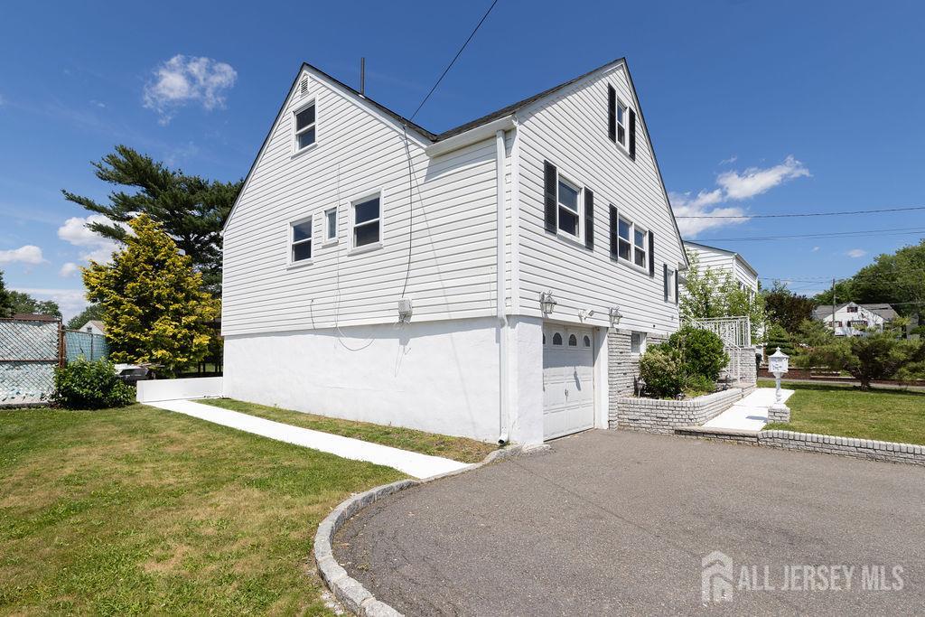 19 Jonquil Circle Fords NJ 08863