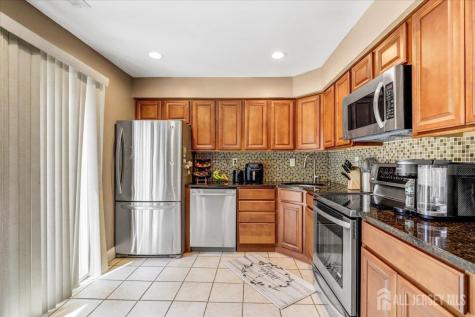 19 W Byrnes Lane Sayreville NJ 08872