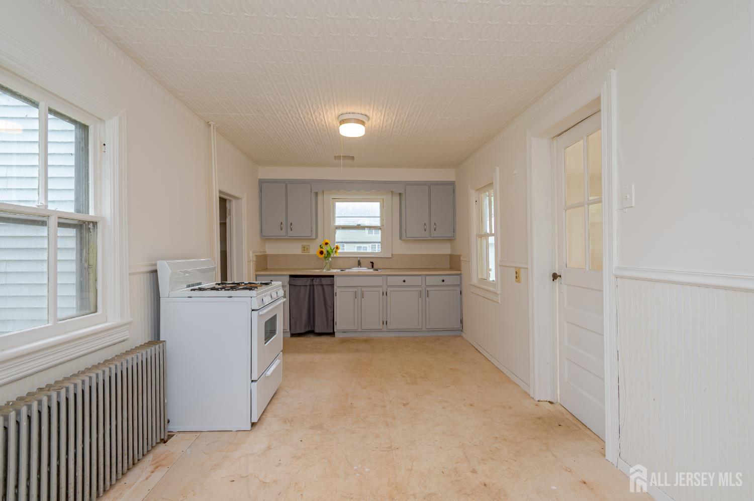 211 Main Street Spotswood NJ 08884
