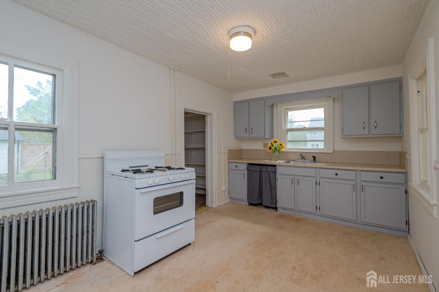 211 Main Street Spotswood NJ 08884
