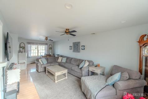 130 Loretta Street Hopelawn NJ 08861