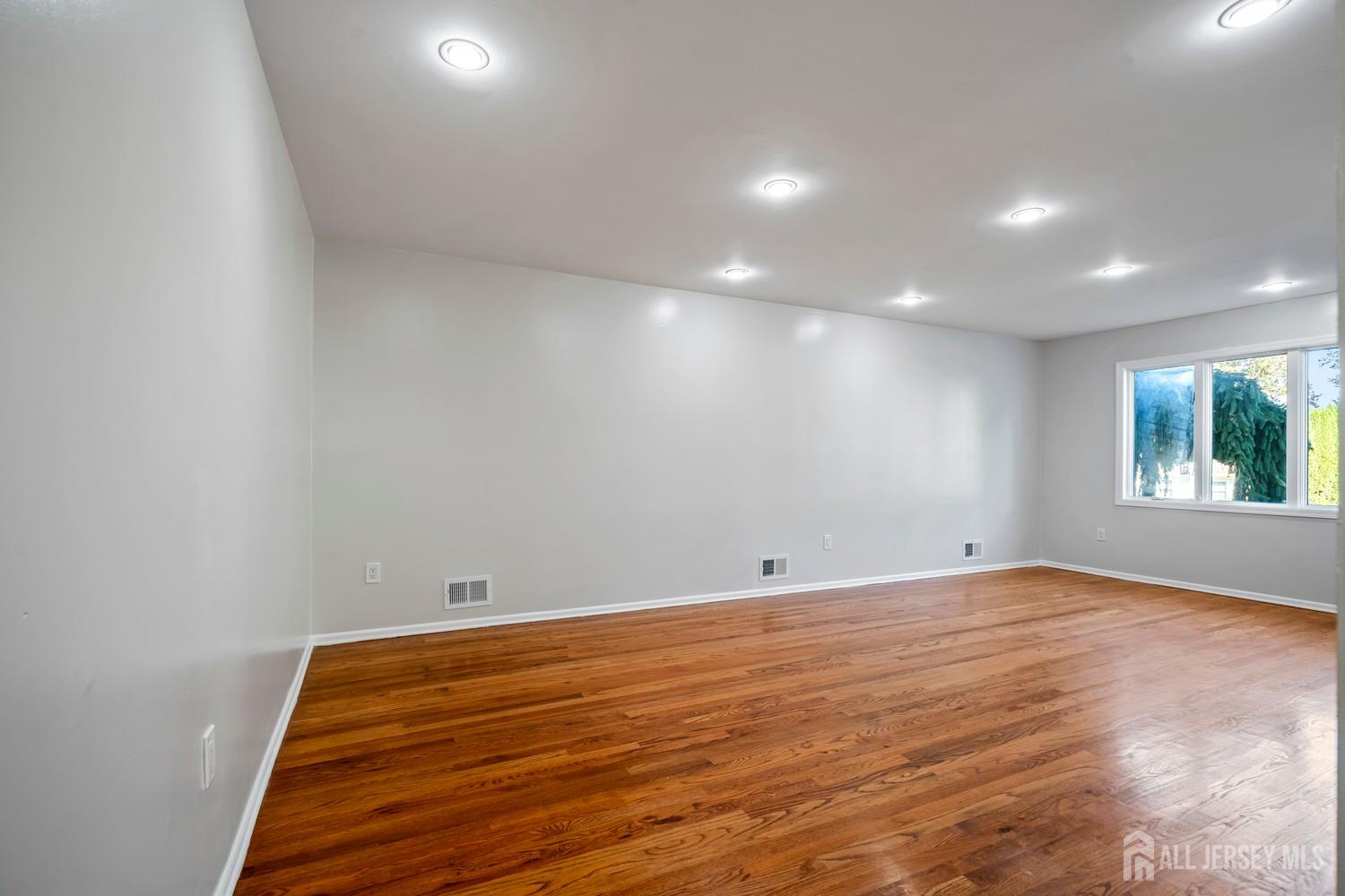31 Edward Street East Brunswick NJ 08816