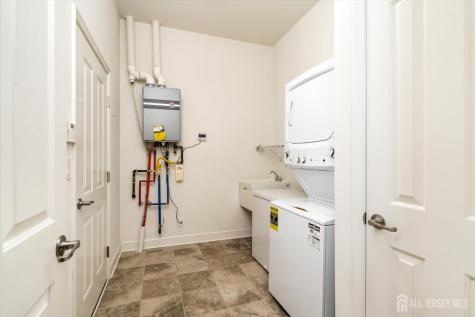 24 Ravenslake Road Monroe NJ 08831