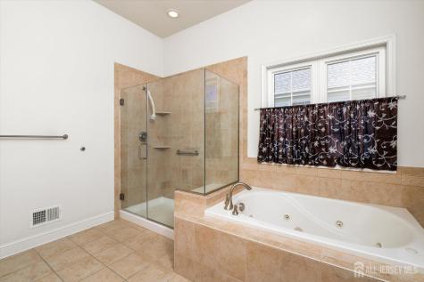 24 Ravenslake Road Monroe NJ 08831