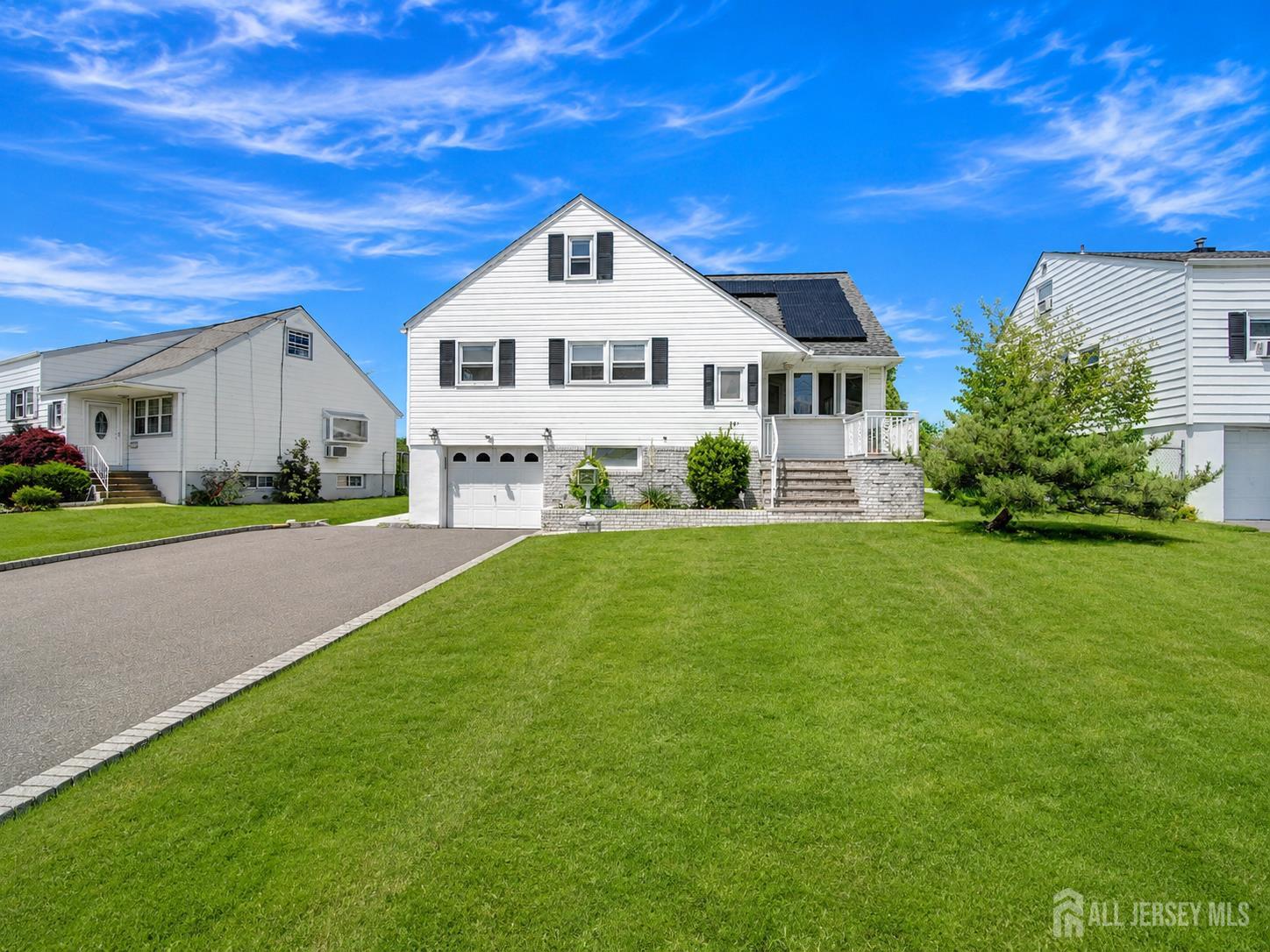 19 Jonquil Circle Fords NJ 08863