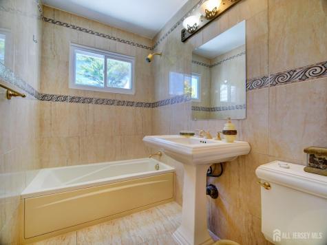 19 Jonquil Circle Fords NJ 08863