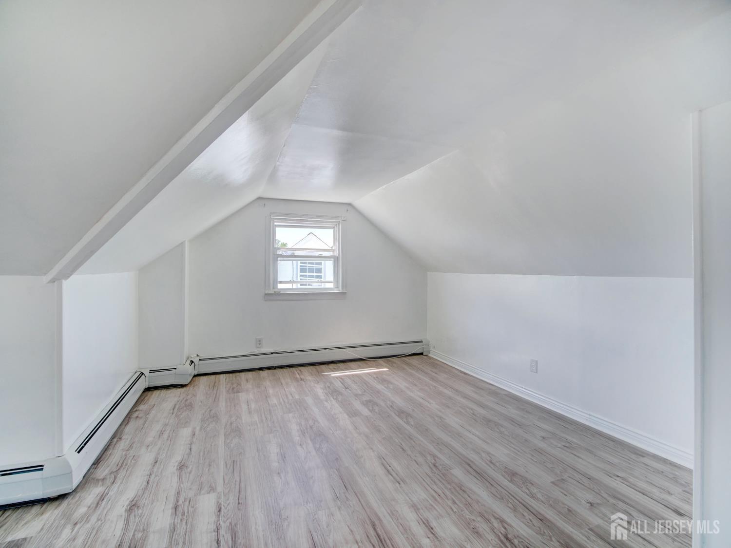 19 Jonquil Circle Fords NJ 08863