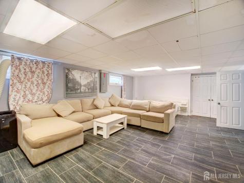 19 Jonquil Circle Fords NJ 08863