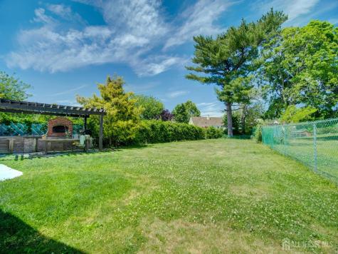 19 Jonquil Circle Fords NJ 08863